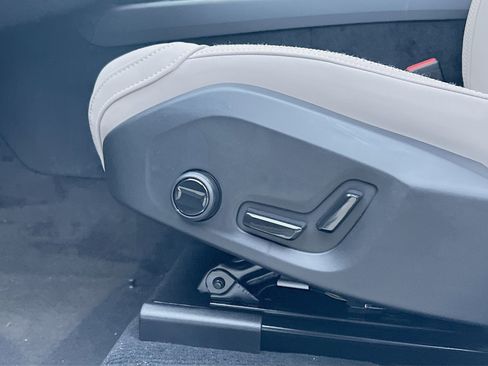 New 2026 Volvo XC60 B5 Plus w/ Protection Package Premier image 14