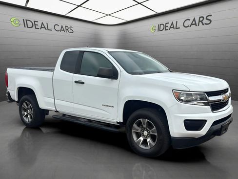 Used 2017 Chevrolet Colorado W/T w/ WT Convenience Package RWD image 3