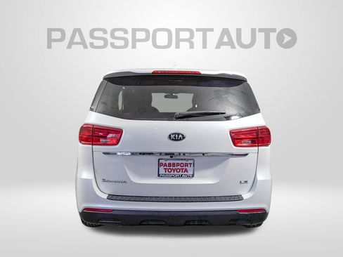 Used 2021 Kia Sedona LX image 6