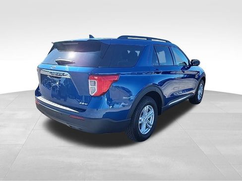 Used 2021 Ford Explorer XLT image 12