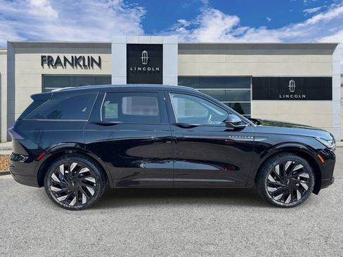 New 2025 Lincoln Nautilus Reserve w/ Jet Appearance Package AWD/4WD image 8