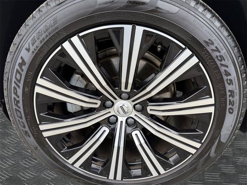 Used 2023 Volvo XC90 B5 Core w/ Climate Package image 21