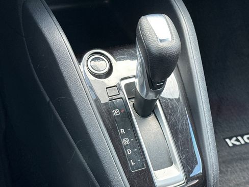 Used 2021 Nissan Kicks S FWD image 22