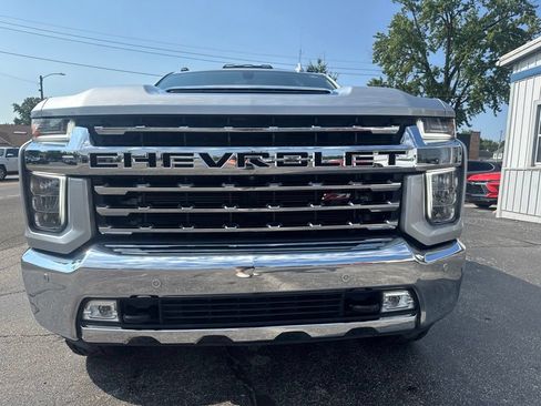 Used 2023 Chevrolet Silverado 3500 LTZ w/ LTZ Plus Package AWD/4WD image 2