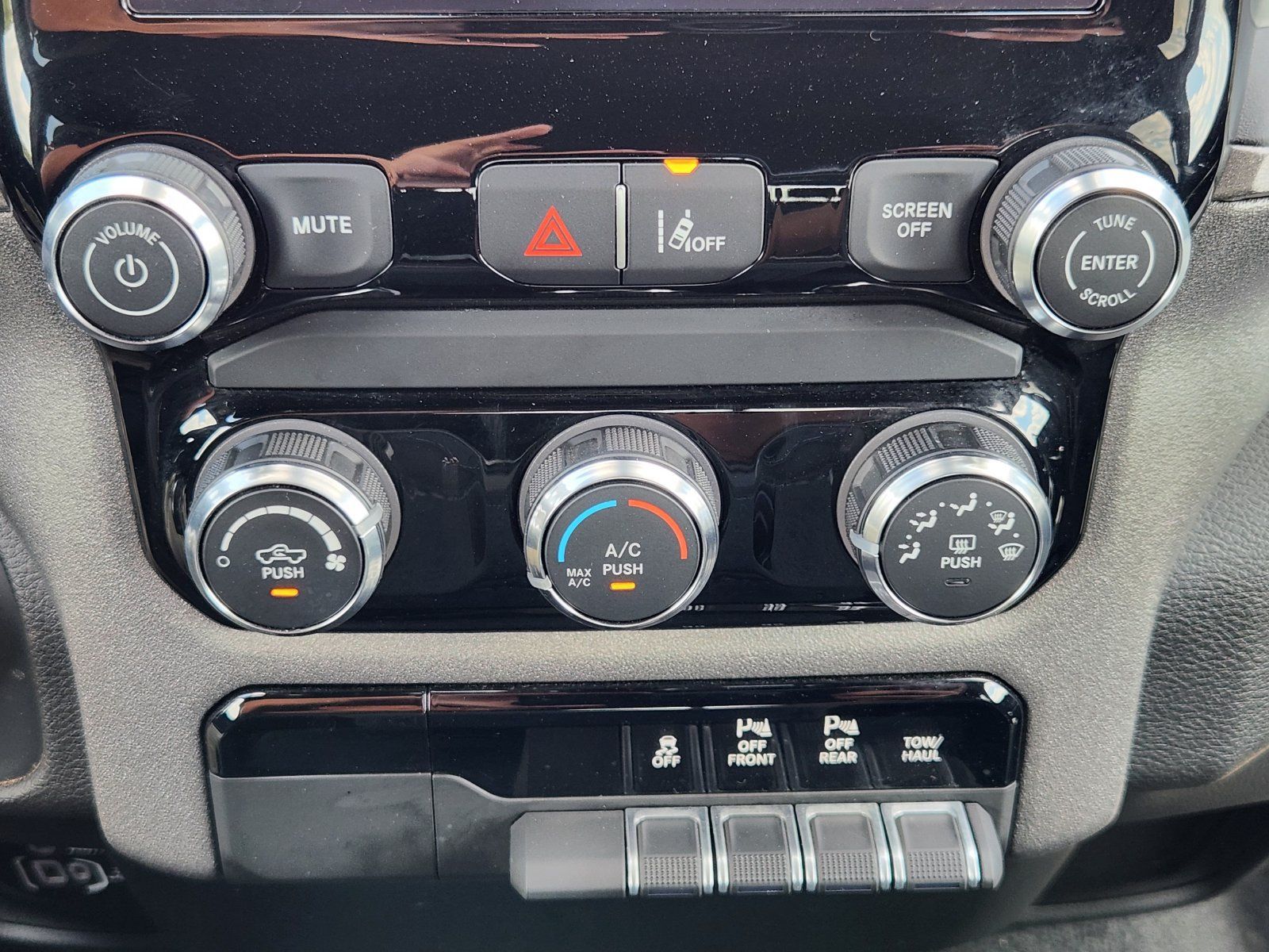 Used 2025 RAM 1500 Tradesman AWD/4WD image 26