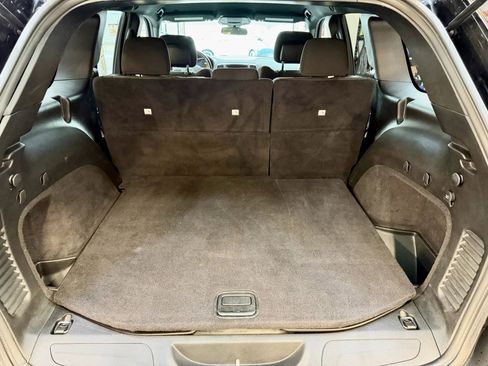 Used 2021 Jeep Grand Cherokee Laredo image 21