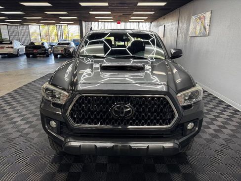 Used 2018 Toyota Tacoma TRD Sport AWD/4WD image 6