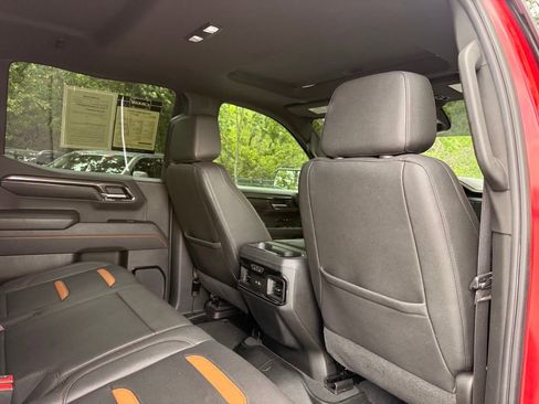 Used 2022 GMC Sierra 1500 AT4 w/ AT4 Premium Package AWD/4WD image 36