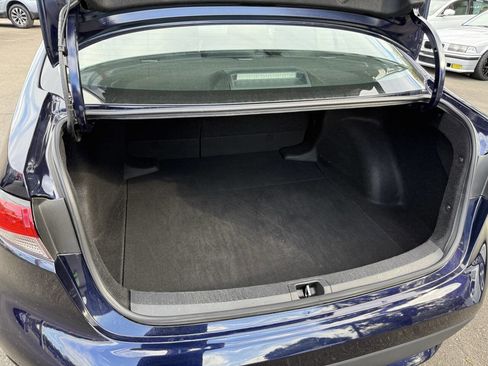 Used 2022 Toyota Corolla LE image 17
