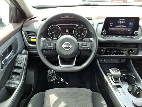 Used 2023 Nissan Rogue SV AWD/4WD image 14