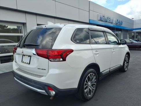 Used 2017 Mitsubishi Outlander ES AWD/4WD image 7