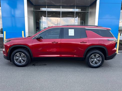 Used 2024 Chevrolet Traverse LT FWD image 9