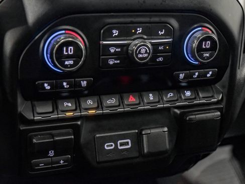 Used 2021 Chevrolet Silverado 1500 LTZ RWD image 27