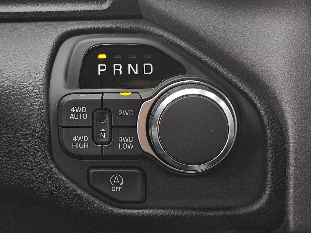 Used 2026 RAM 1500 4x4 Crew Cab image 29