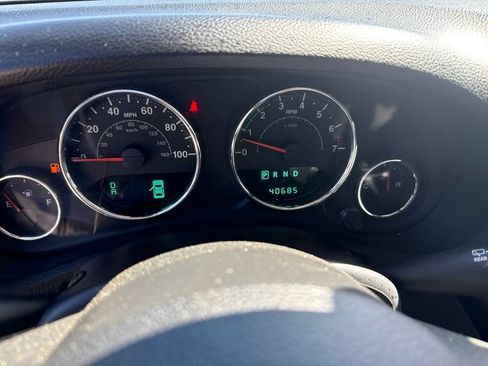 Used 2013 Jeep Wrangler Unlimited Sahara w/ Dual Top Group AWD/4WD image 5