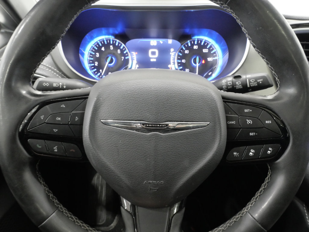 Used 2024 Chrysler Pacifica Limited w/ S Appearance Package FWD image 16