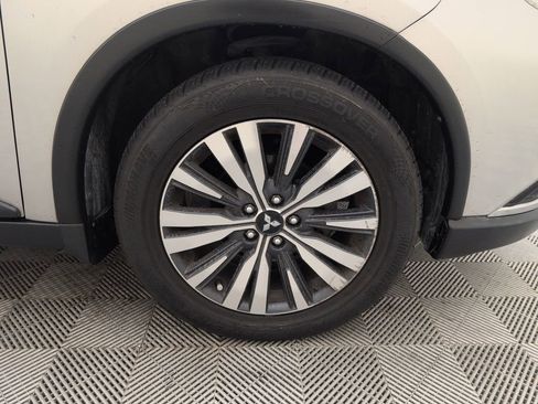 Used 2019 Mitsubishi Outlander SE FWD image 19