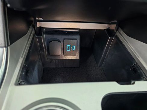 Used 2023 Ford Explorer XLT w/ Equipment Group 202A image 29