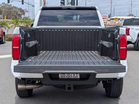 Used 2025 Toyota Tacoma SR5 AWD/4WD image 9