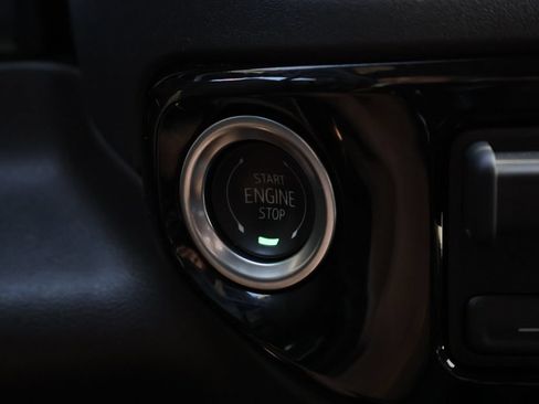 Certified 2025 Chevrolet Silverado 1500 ZR2 AWD/4WD image 31