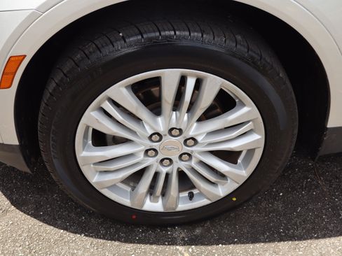 Used 2019 Cadillac XT5 Premium Luxury FWD image 13