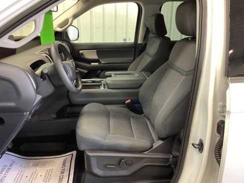 Used 2025 Ford Expedition Active AWD/4WD image 13