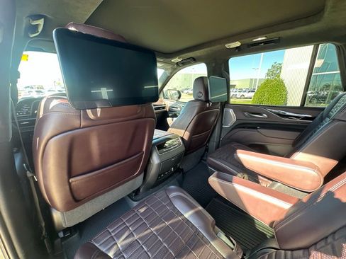 Used 2023 Cadillac Escalade Sport Platinum w/ Heavy-Duty Trailer Package image 23