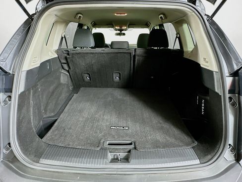 Used 2023 Nissan Rogue S image 28