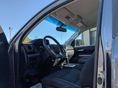 Used 2017 Toyota Tundra SR5 w/ SR5 Upgrade Package image 13