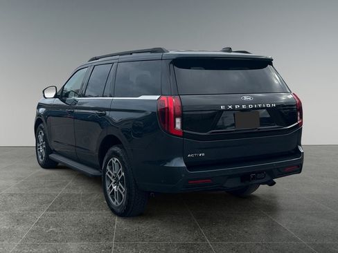 Used 2025 Ford Expedition Active AWD/4WD image 5