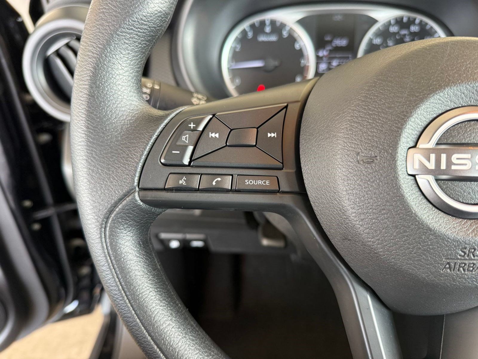Used 2025 Nissan Kicks Play S FWD image 13