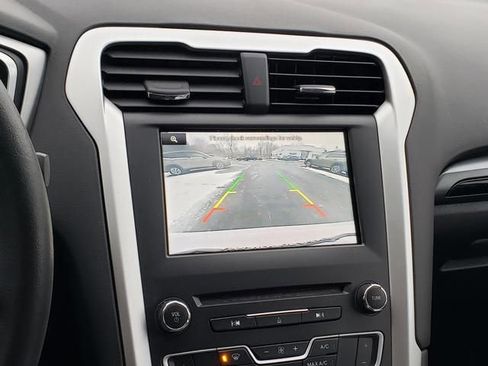 Used 2016 Ford Fusion SE image 16