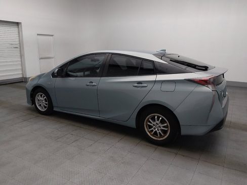 Used 2017 Toyota Prius Three FWD image 3