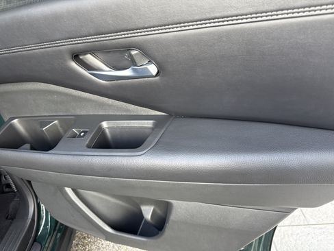 Used 2024 Nissan Pathfinder Platinum w/ Cargo Package FWD image 15