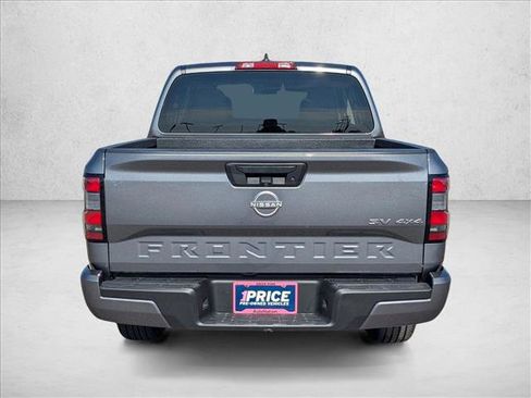 Used 2023 Nissan Frontier SV image 7