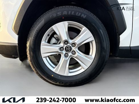 Used 2020 Toyota RAV4 XLE image 39