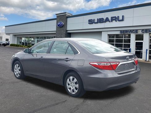 Used 2017 Toyota Camry LE FWD image 5