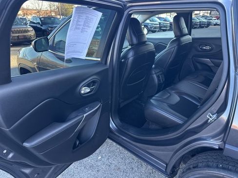 Used 2019 Jeep Cherokee Latitude Plus image 10