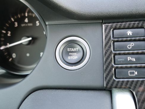 Used 2019 Land Rover Discovery Sport SE image 26