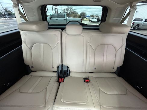 Used 2023 Ford Expedition Max Limited image 38