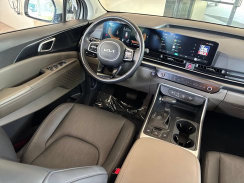 Used 2026 Kia Carnival FWD image 37