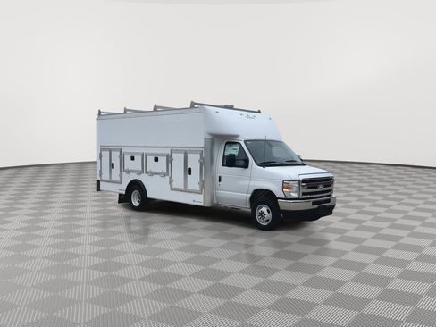 New 2027 Ford E-450 and Econoline 450 Super Duty w/ Power Equipment Group RWD image 26