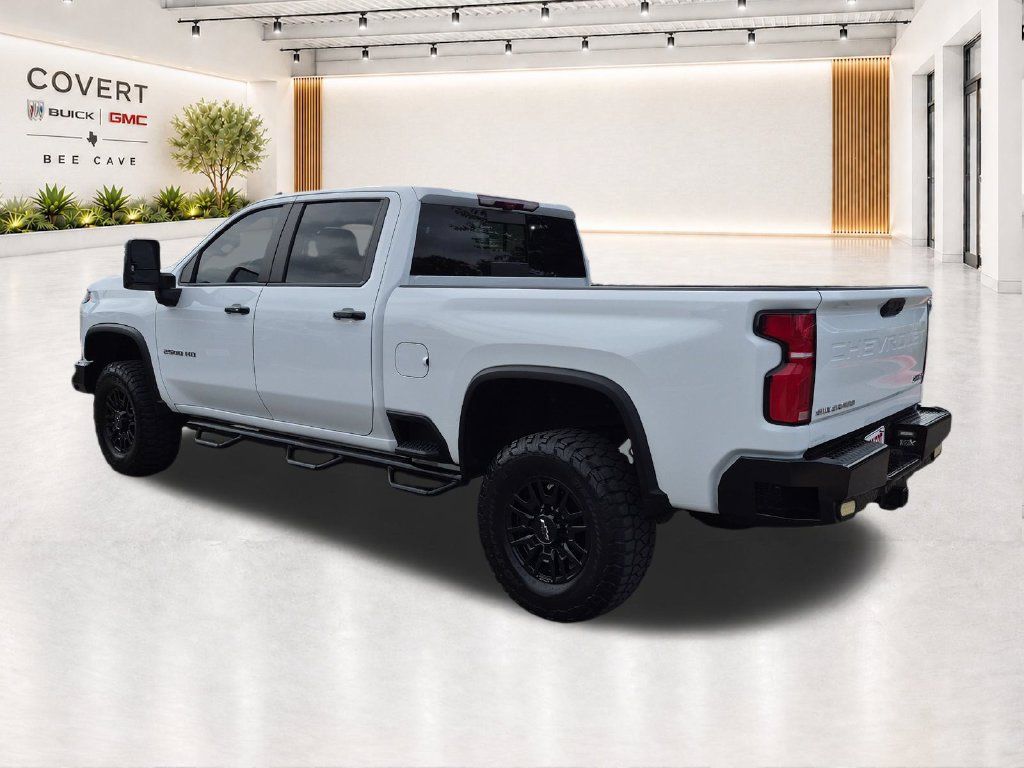Used 2025 Chevrolet Silverado 2500 ZR2 w/ Technology Package AWD/4WD image 10
