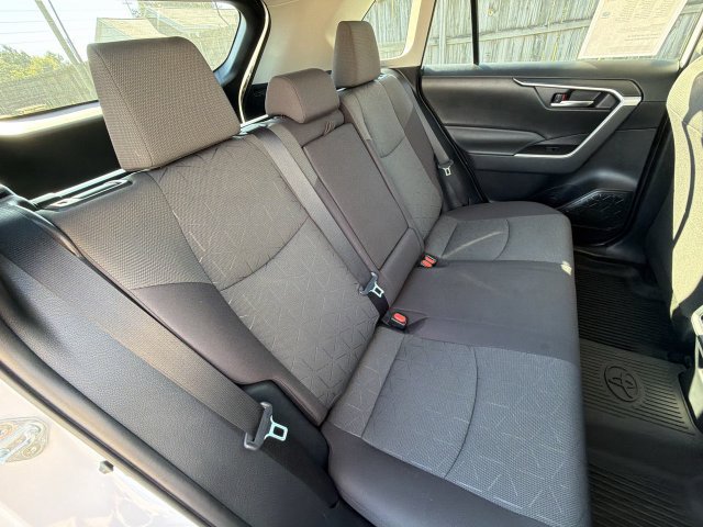 Used 2021 Toyota RAV4 XLE w/ Convenience Package AWD/4WD image 29