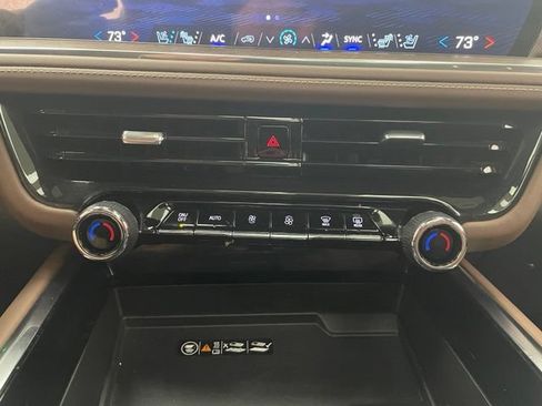 Used 2025 Chevrolet Tahoe High Country AWD/4WD image 6