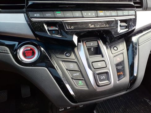 Used 2025 Honda Odyssey Touring image 16