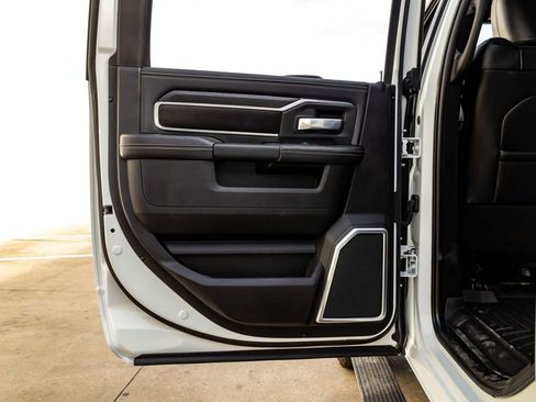 Used 2024 RAM 3500 Laramie w/ Night Edition image 38