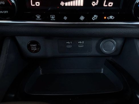 Used 2025 Nissan Rogue SV FWD image 27