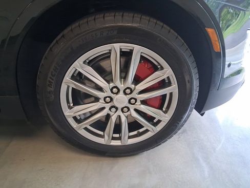 Certified 2026 Cadillac XT5 Sportv w/ LPO, Floor Liner Package AWD/4WD image 7