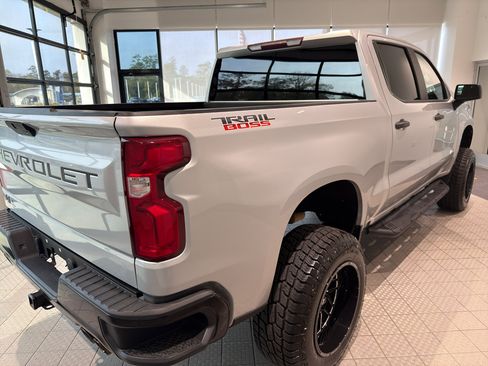 Used 2019 Chevrolet Silverado 1500 Custom Trail Boss w/ Custom Convenience Package image 5